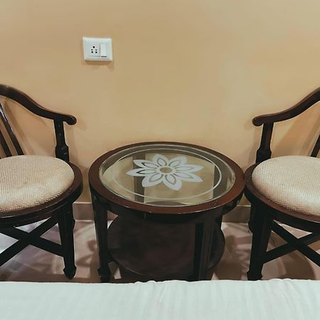 Hotel S L E Residency Варанасі Екстер'єр фото