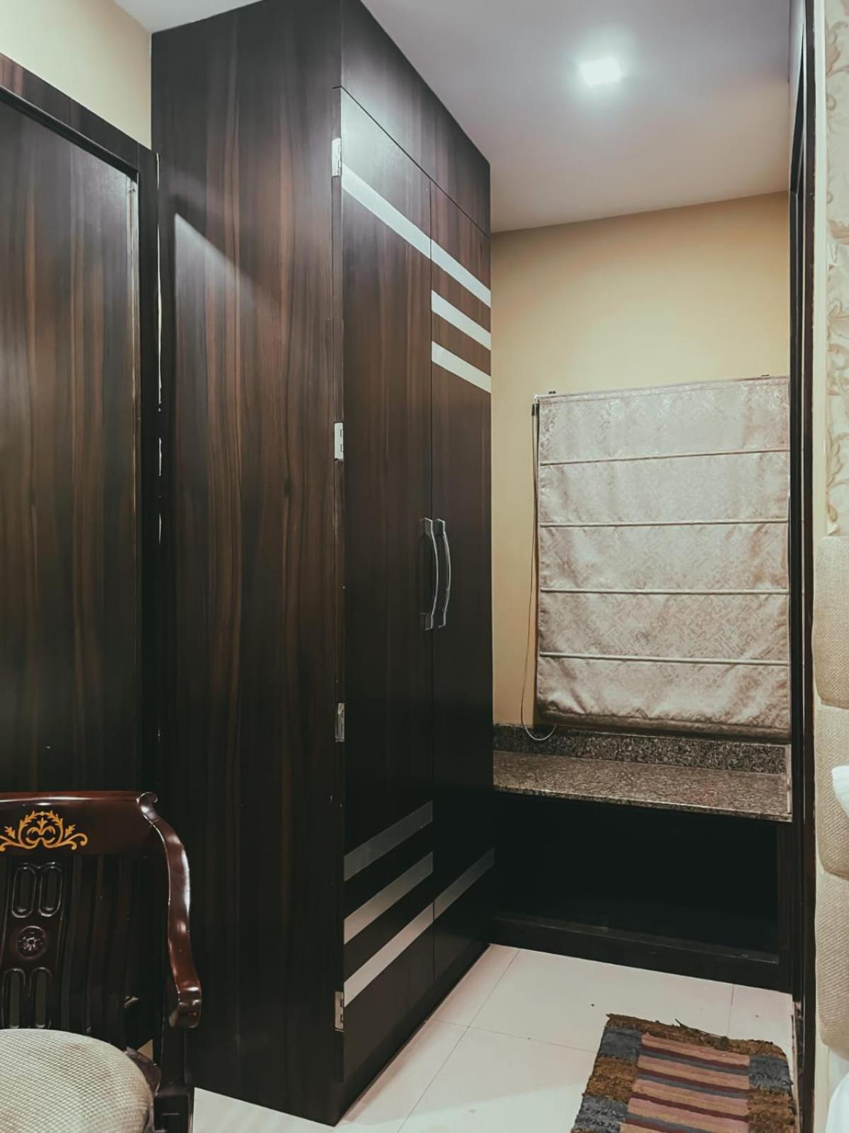 Hotel S L E Residency Варанасі Екстер'єр фото