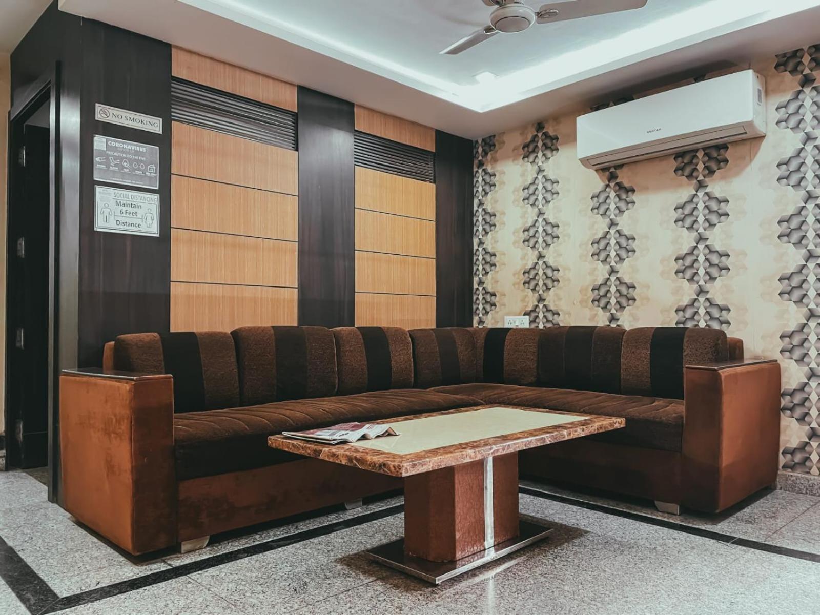 Hotel S L E Residency Варанасі Екстер'єр фото
