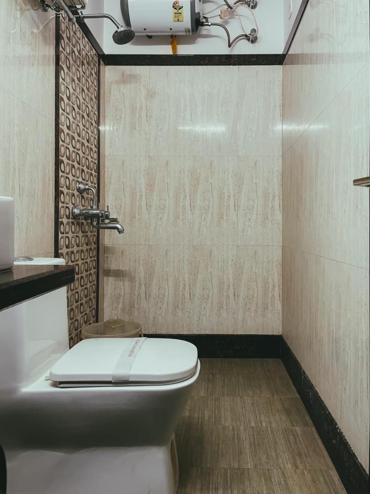 Hotel S L E Residency Варанасі Екстер'єр фото